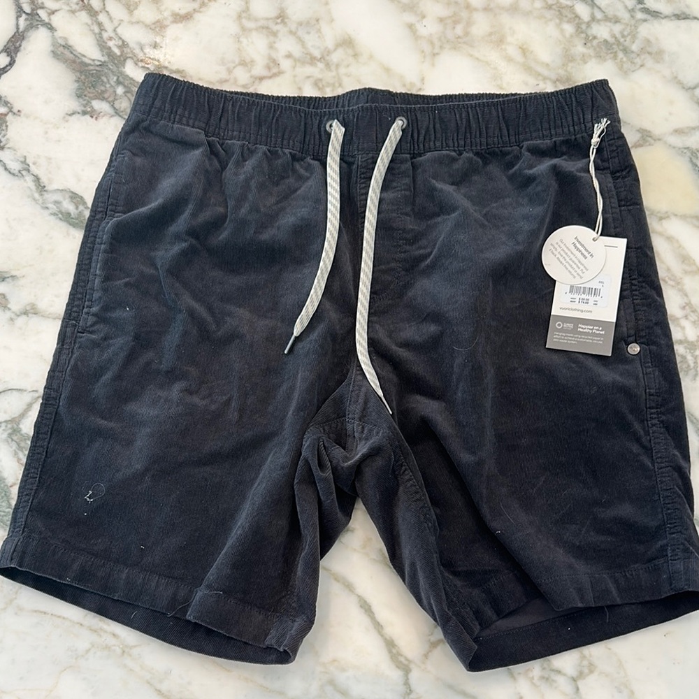 Vuori Black Sand Active Shorts NWT 
Optimist Shorts